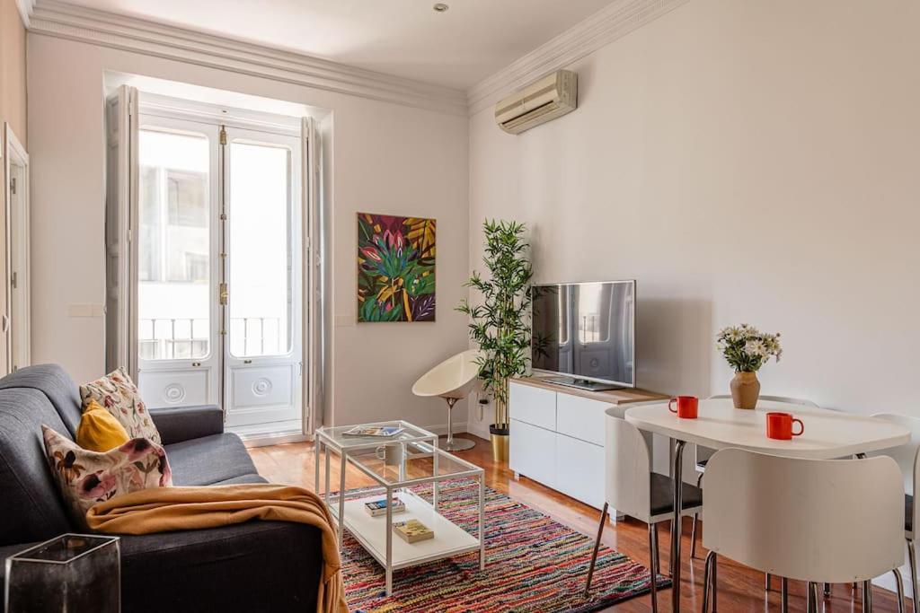 Bright Apartment In Gran Via With Balconies Inf2Iz3 มาดริด ภายนอก รูปภาพ